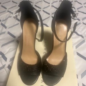 LC Lauren Conrad Black Streamer High heel shoes